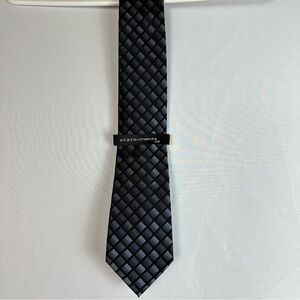 STATEMENT NWT men’s tie grey diamond pattern